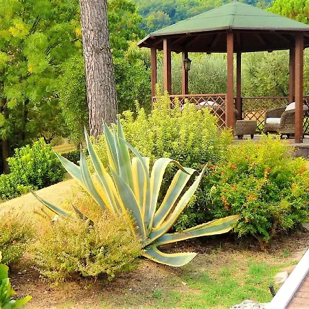 4 Bedrooms With Sea View Private Pool And Enclosed Garden At Centinarola 3 Km Away From The Beach וילה *